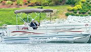 Carver 510A08 4 Bow Ptn Cnvas Burgundy